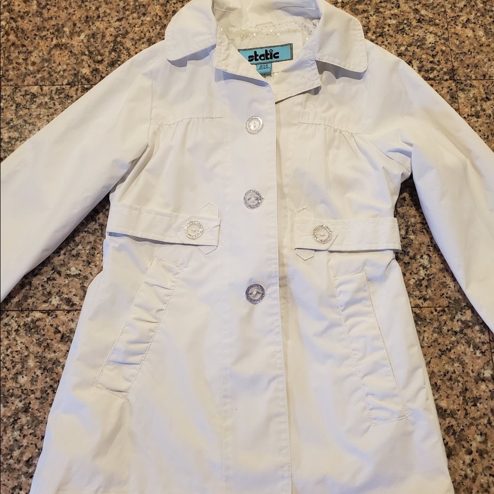 Girls size 7/8  white rain jacket by static